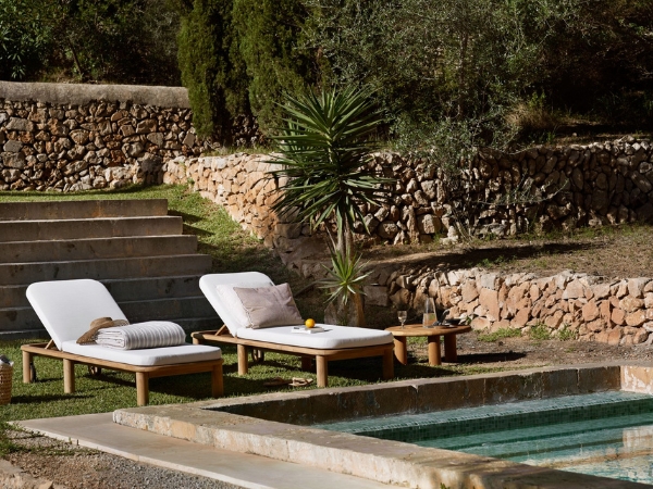 ► Modulsofa aus recyceltem Teak – sofort lieferbar